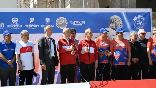 Malatya’da Tarihi Maraton: Arslantepe’de 2 Bin Kişi Geleceğe Koştu