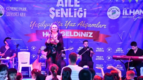 Yeşilyurt Yaz Akşamları Etkinlikleri Sena Altıntop Konseriyle Başladı