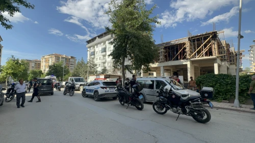 Yeşilyurt'ta İnşaatta Ücret Kavgası: 1 Yaralı