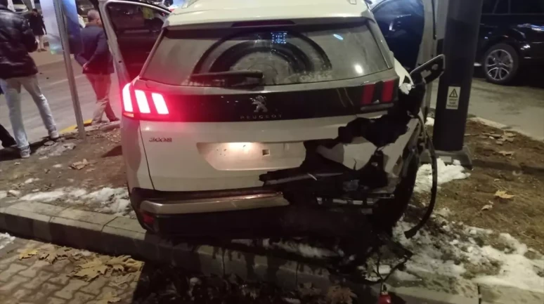 Malatya'da Meydana Gelen İki Trafik Kazasında 5 Kişi Yaralandı, Tedavileri Devam Ediyor