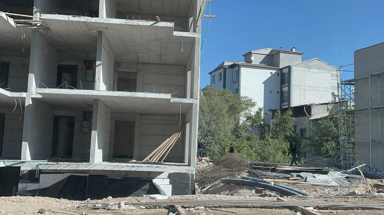 İnşaat Alanında Çalışan İşçi Yüksekten Düşerek Ağır Yaralandı