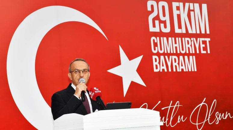 Malatya’da 29 Ekim Cumhuriyet Bayramı Yağmura Rağmen Coşkuyla Kutlandı