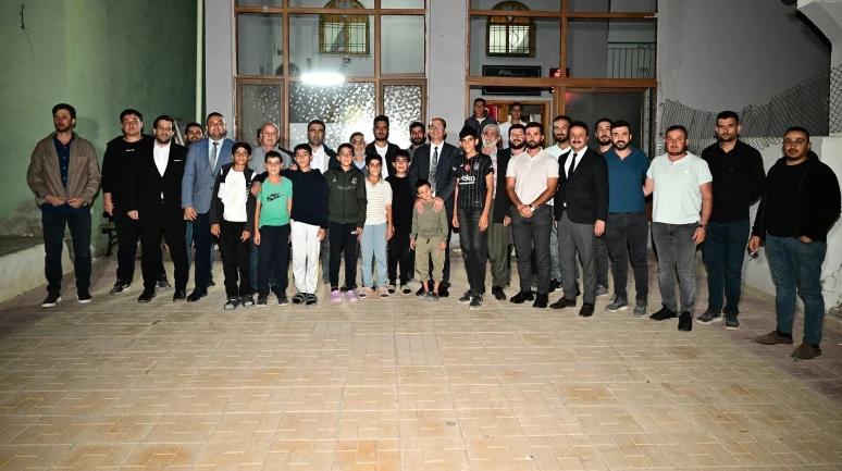 Başkan Geçit, Mahalleleri Gezerek Vatandaşların Taleplerini Dinliyor