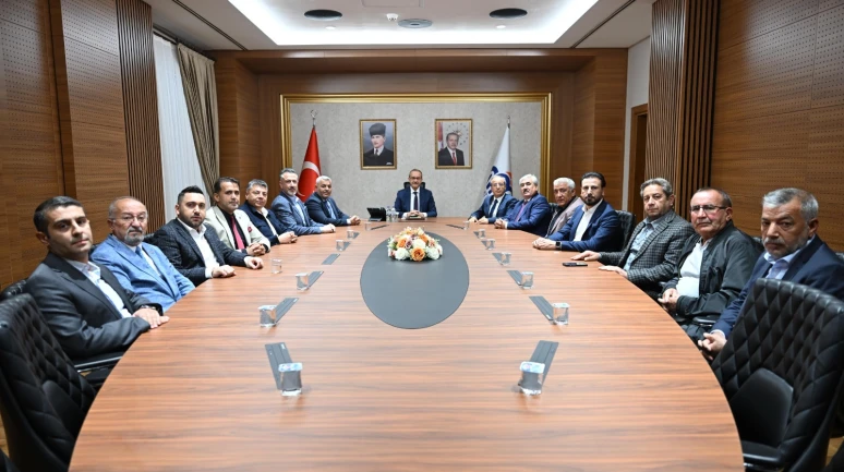 TSO heyeti ve Vali Seddar Yavuz ile bir araya geldi