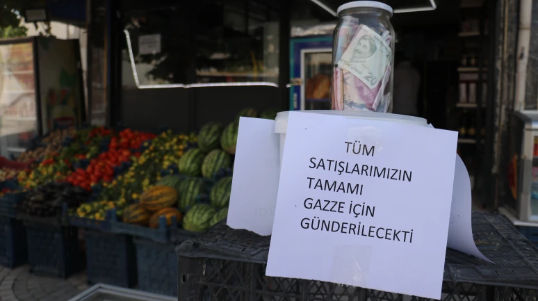 Malatyalı Esnaf Erdal Dönmez Günlük Kazancını Filistin’e Bağışladı