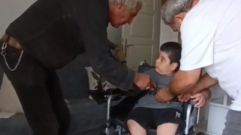 Minik Salihin Büyük Hayali Gerçeğe Dönüştü Akülü Arabaya Sahip Olmaktı