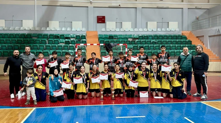 Malatya'da Hentbolun "Yıldızları" Belli Oldu: İşte Şampiyon Okullar