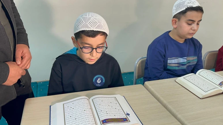 Hafızlıkta Rekor Süre: Kur’an’a Adandı, 7 Ayda Hafız Oldu