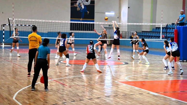 Nicer Hotel Voleybol Derbide Güldü Malatya Voleybol’u 3-0 Mağlup Etti