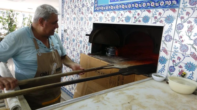Malatya'da fırıncıların 300 derecelik ateşle mücadelesi