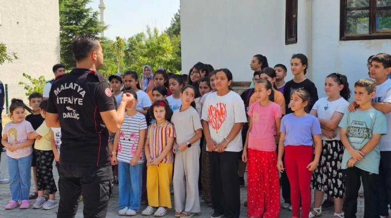 Büyükşehir belediyesi semt konakları öğrencilerine deprem ve yangın eğitimi verildi