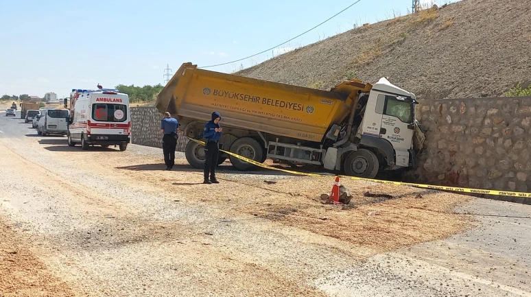 Kuzey Çevreyolu'nda meydana gelen kazada Sürücü hayatını kaybetti.