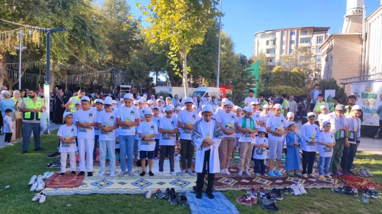 Malatya’da “Hayat Namazla Güzeldir” Etkinliği Yoğun İlgi Gördü