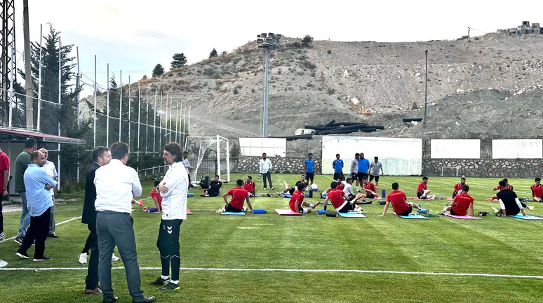 Yeşilyurtspor'da Hedef Şampiyonluk: Başkan Ayhan'dan Müjdeler