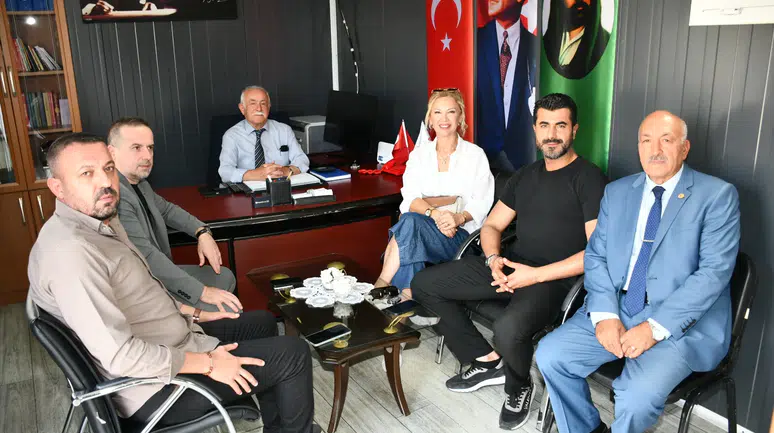 Başkan Karademir’den Eşref Doğan Dede’ye Tebrik Ziyareti