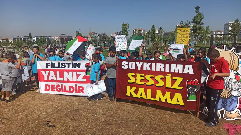 Malatya’dan Gazze’ye Uçurtmalarla Mesaj: “Gökyüzü Çocuklara Kalsın”