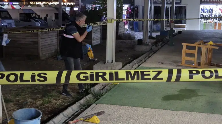 Otopark Tartışması Bıçaklı Kavgaya Dönüştü: 3 Yaralı