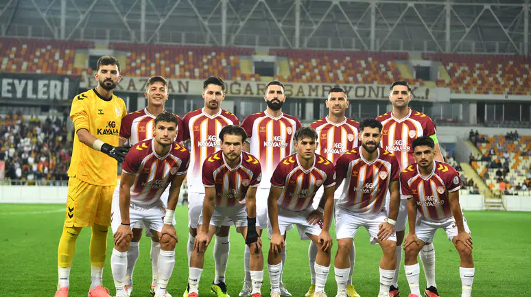 Malatya Yeşilyurtspor Adanaspor'u 8-0 Yendi: 4'te 4 Yaptı