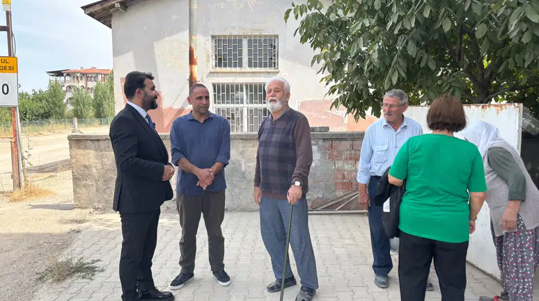 CHP’li Budak’tan Belediyelere Yol Ve Okul Tepkisi