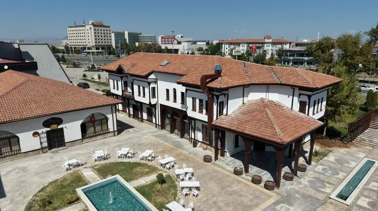 Tarihi Kerpiç Evler Sosyal ve Kültürel Yaşam Alanına Dönüştü
