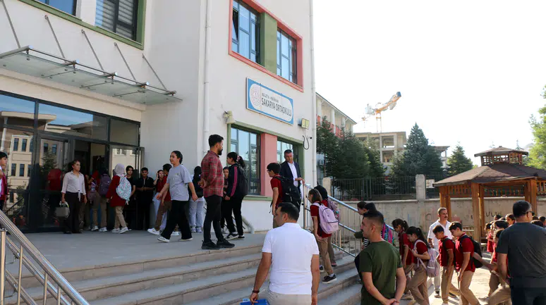 Hekimhan'da Yeni Eğitim Öğretim Yılı 1300 Öğrenciyle Başladı