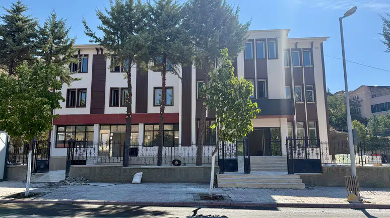 Kuluncak’ın Konaklama Kapasitesini Artıracak Otelde Çalışmalar Sürüyor