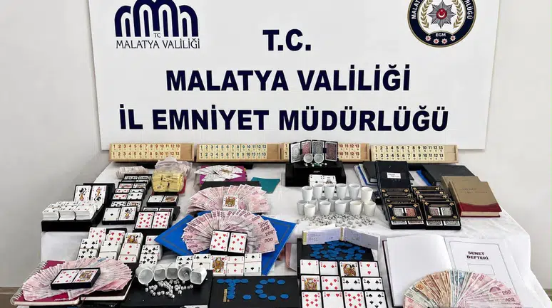 Cezmi Kartay Caddesi'nde Kumar Baskını: 12 Gözaltı