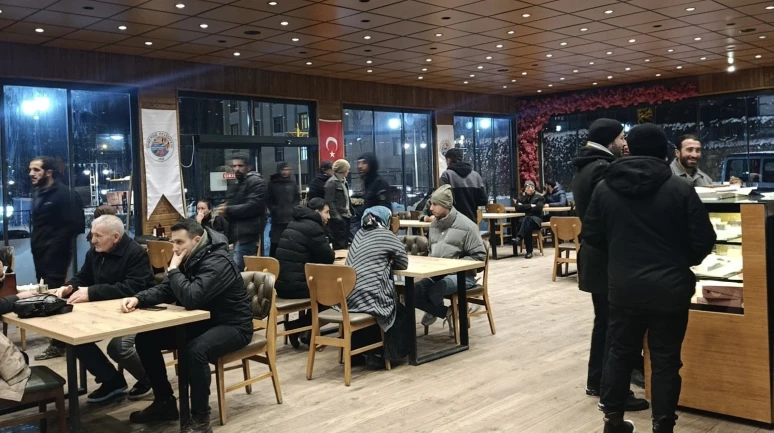 Tipi Yolu Kapattı, Belediye ve Kurumlar Seferber Oldu