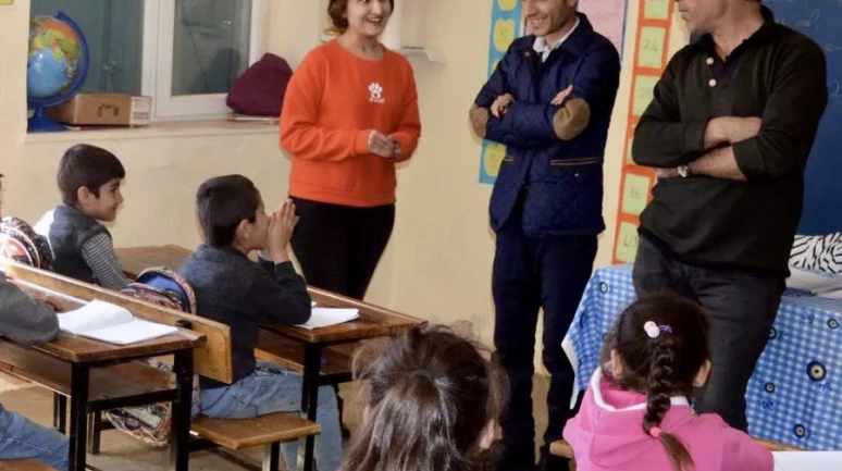 Malatya’da Umutsen Derneği’nden Öğrencilere Kışlık Yardım