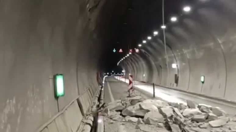 Erkenek Tüneli’ndeki Göçük Korkuttu: Yol Kısa Süreliğine Kapatıldı