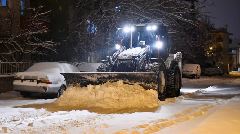 Battalgazi’de Kar Seferberliği: Başkan Taşkın Sahada, Yollar Açık