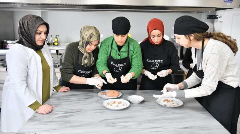 Yeşilyurt’ta Meslek Kapısı: Gastronomi ve Bilgisayar Kurslarına İlgi