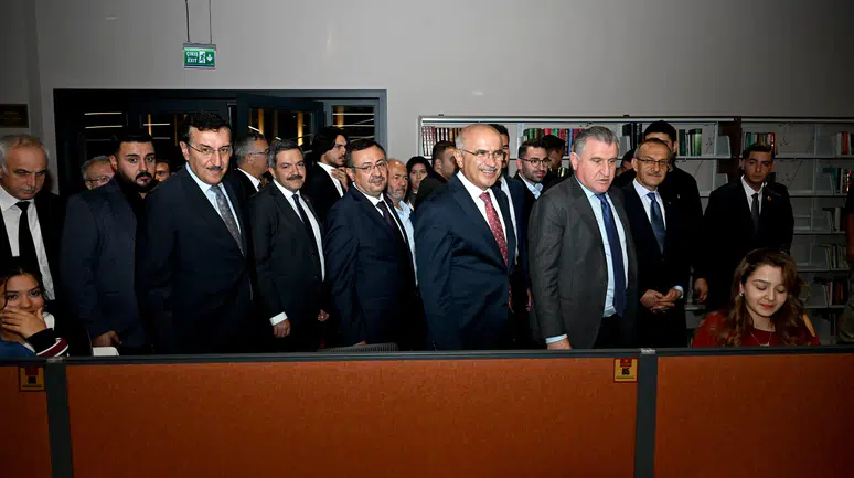 Şehir Kütüphanesi, Gençlik Spor Tesislerinin Açılışı Gerçekleştirildi