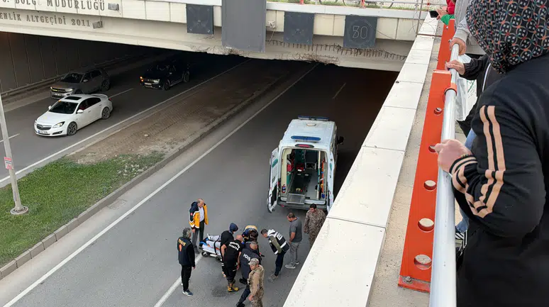 Malatya’da 16 Yaşındaki Genç Alt Geçide Atladı..!