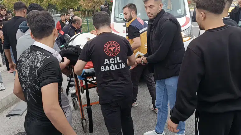 Malatya'da Kavşakta Kaza: Motosiklet Sürücüsü Ağır Yaralı