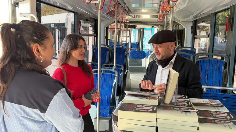 90 Saniyede Trambüsde Aydınlandı Malatya'da İmza Günü Gerçekleşti