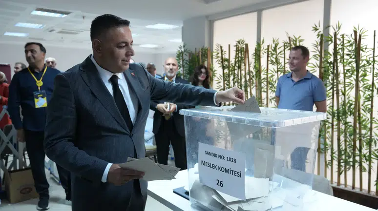 Başkan Sadıkoğlu'nun Listesi Mecliste Çoğunluğu Kazandı