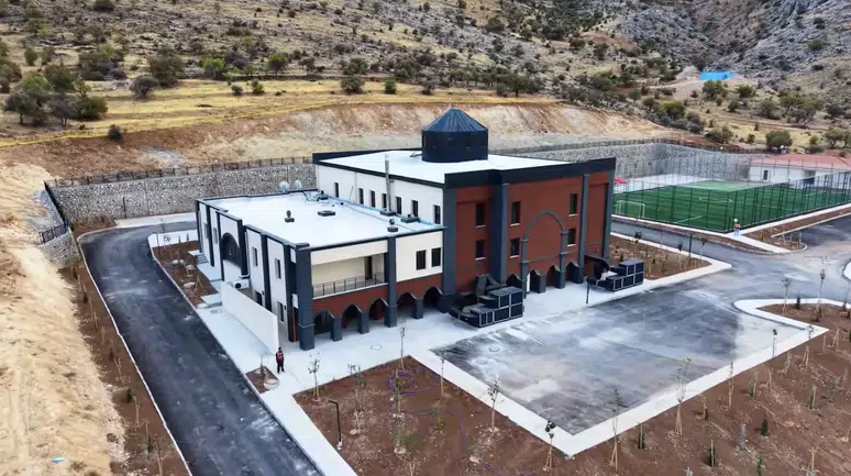 İkizce TOKİ Konutlarındaki Cem Evi ve Spor Tesisi Tamamlandı