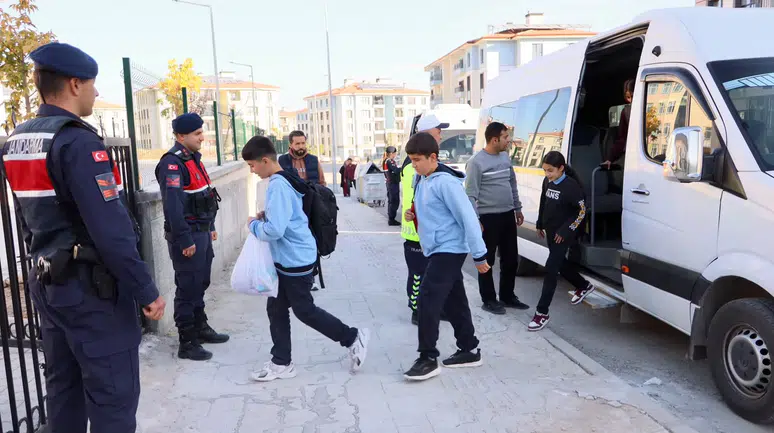 Malatya’da Okul Çevrelerine Sıkı Denetim: 704 Personel Görev Aldı