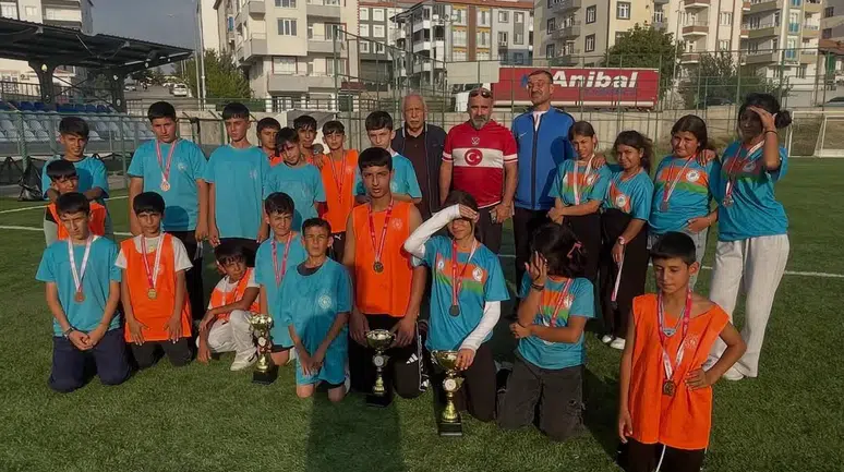 Malatya'da Genç Hokeyciler Bir Araya Gelerek Turnuva Düzenledi