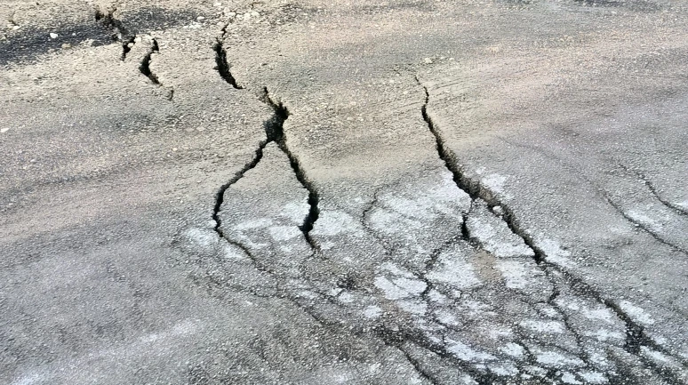 Darende-Elbistan Yolunda Heyelan Riski: Çökmeler Endişe Yarattı!