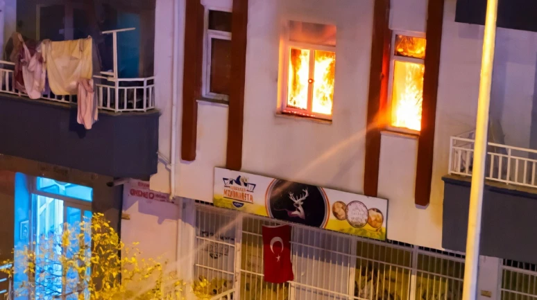 Malatya’da korkutan bina yangını: 4 kişi dumandan etkilendi
