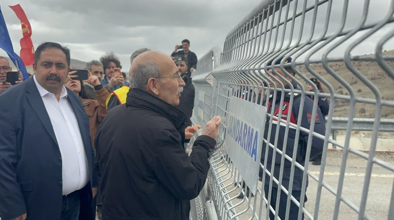 Kürecik’te NATO protestosu: Jandarma yürüyüşe izin vermedi