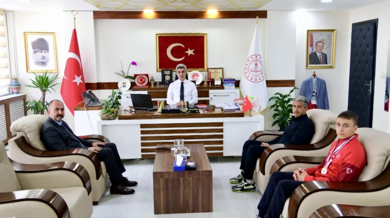 Malatya’nın Gururu: Muhammed Eymen Dönmez Grekoromen Güreşte Türkiye Şampiyonu Oldu