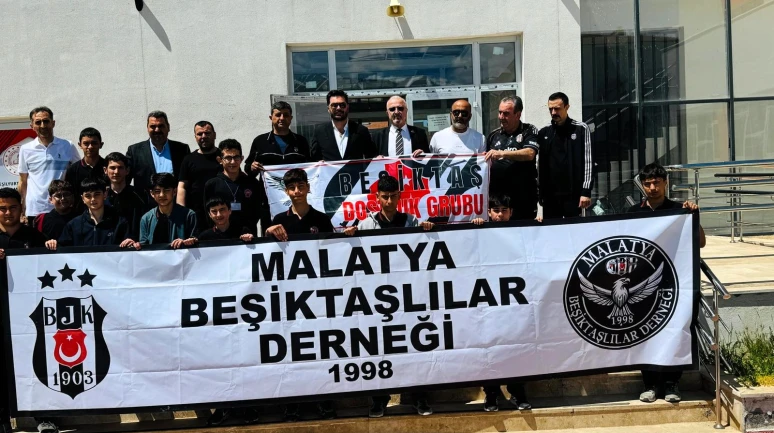 Malatya’da Depremzede Çocuklara Anlamlı Destek: 1903 Forma Hediye Edildi