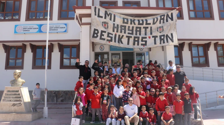 Beşiktaş Taraftarlarından Malatya’da Çocuklara Moral Desteği
