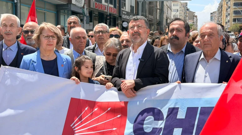 Malatya’da 1 Mayıs Coşkusu: Emekçiler Turan Emeksiz Meydanı’nda Buluştu