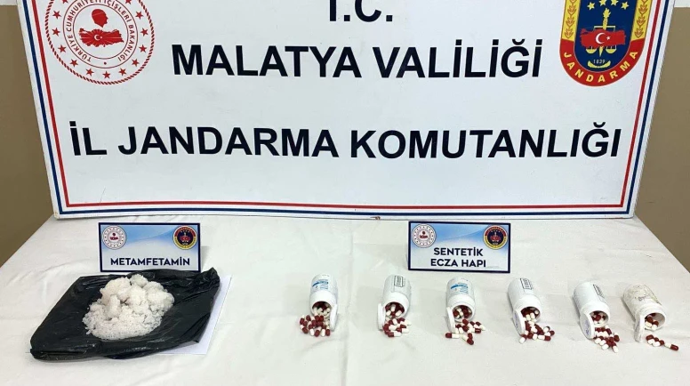 Malatya Konak'ta Jandarma Operasyonu: Metamfetamin ve Hap Yakalandı