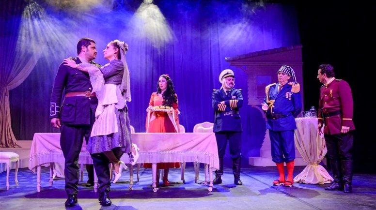 Malatya'da Sahnelenen Bu Da Geçer Ya Hu Adlı Oyun Seyircileri Büyüledi