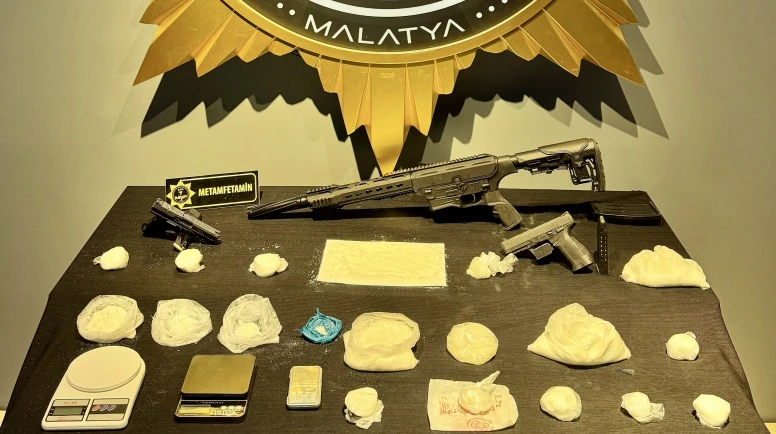 Torbacılara Operasyon: 2,2 Kilo Metamfetamin Ele Geçirildi